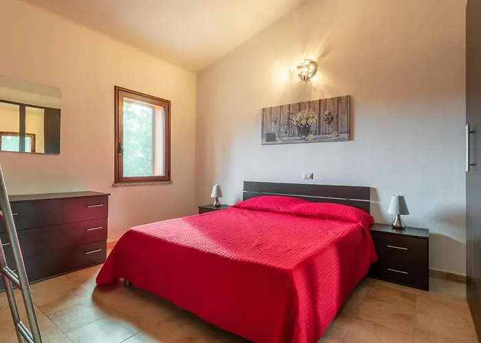 Giulia Grande Кастиадас