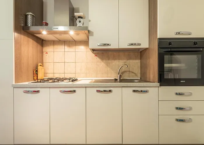 Giulia Grande * Кастиадас