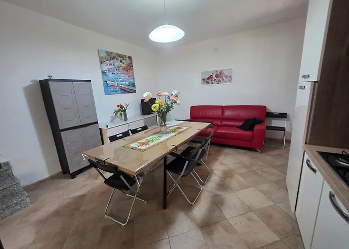 Giulia Grande * Кастиадас